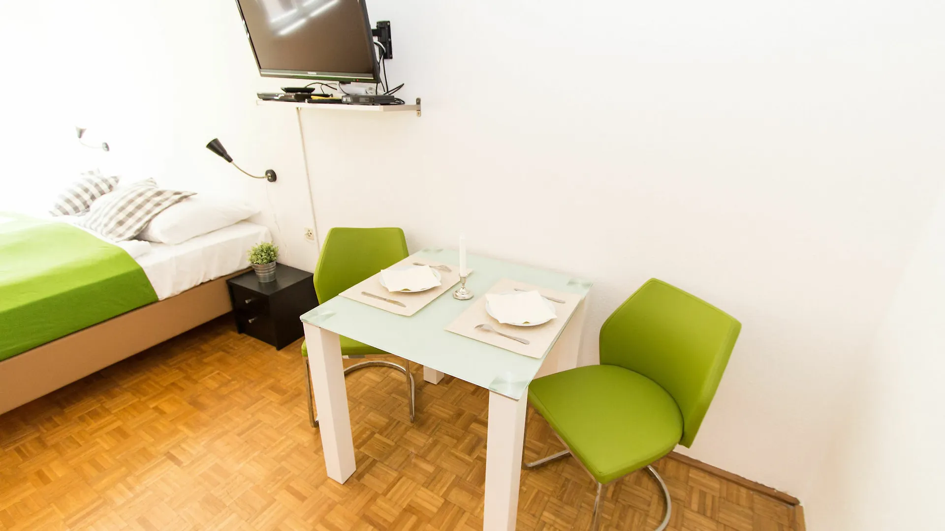 Checkvienna - Jenullgasse Apartment Vienna